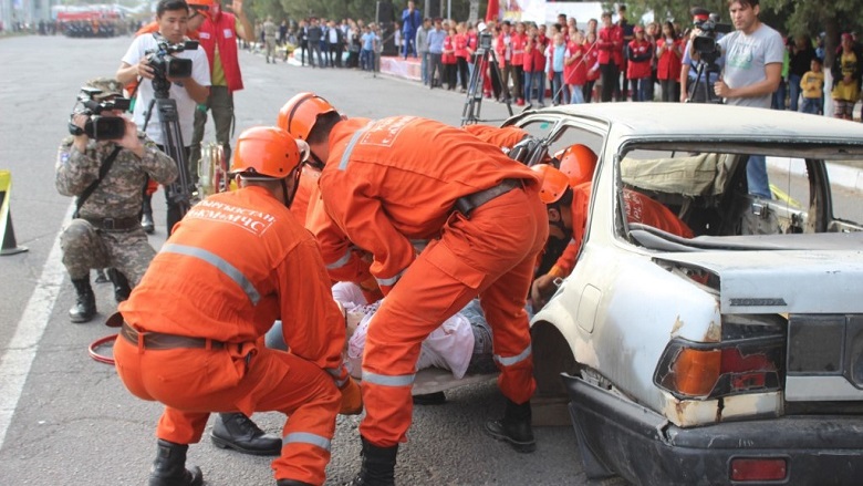 Rescue activities during a mock-road accident in Chui province