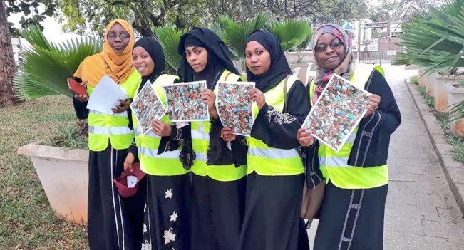 À Zanzibar, vingt étudiants, ainsi que plusieurs fonctionnaires et représentants de la communauté de chaque quartier (« shehia ») ont été formés et ont participé à la collecte de données mobile et GPS.