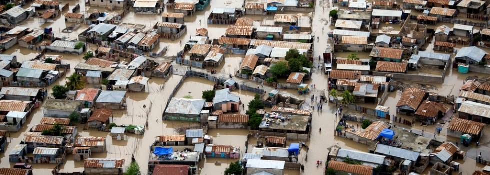 Meteorological services saved lives when Typhoon Haiyan (Yolanda) struck the Philippines.