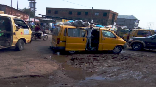 When Floods Hit the Road – Impacts of rainy season flooding on transit and commuting in Kinshasa